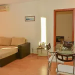 Crown Club Apartamento *