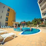 Crown Club Apartamento *