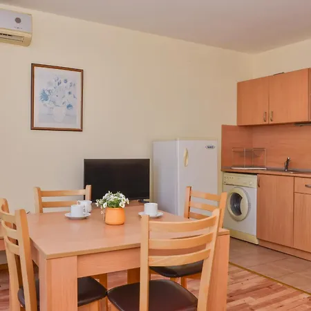Crown And Imperial Apartment Sweti Wlas