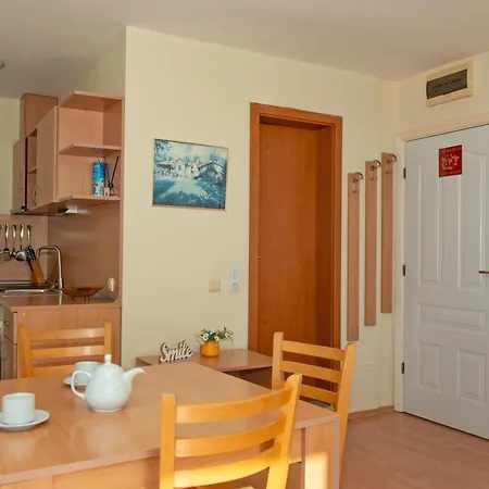 Crown Club * سفيتي فلاس