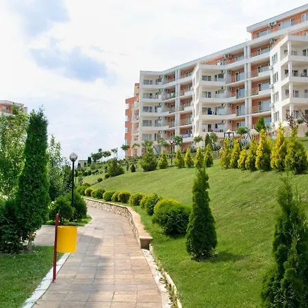 아파트 Crown Club